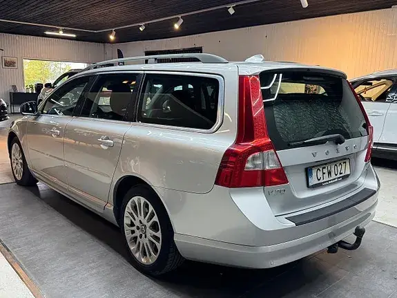 Volvo V70 2010 photo 4