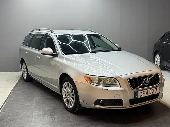 Volvo V70 2010 photo 2