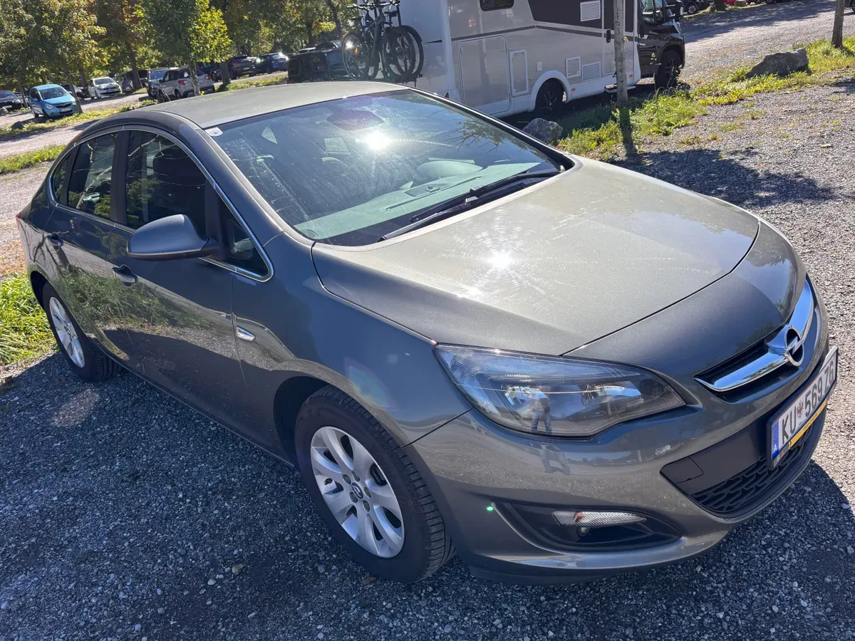 Opel Astra 2019 photo 2