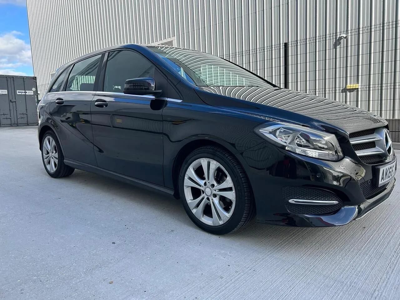 Mercedes-Benz B-Class 2017 photo 5