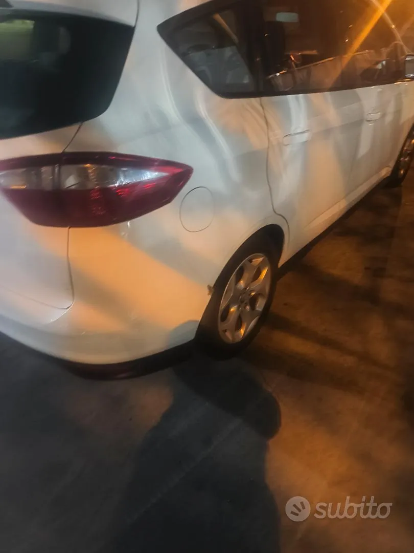 Ford C-Max 2011 photo 2