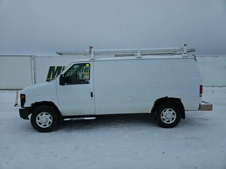 Ford E-Series 2014 photo 5
