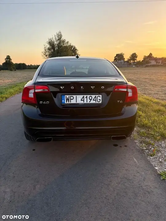 Volvo S60 2016 photo 2
