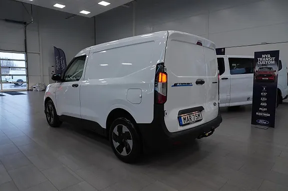 Ford Transit Courier 2025 photo 5