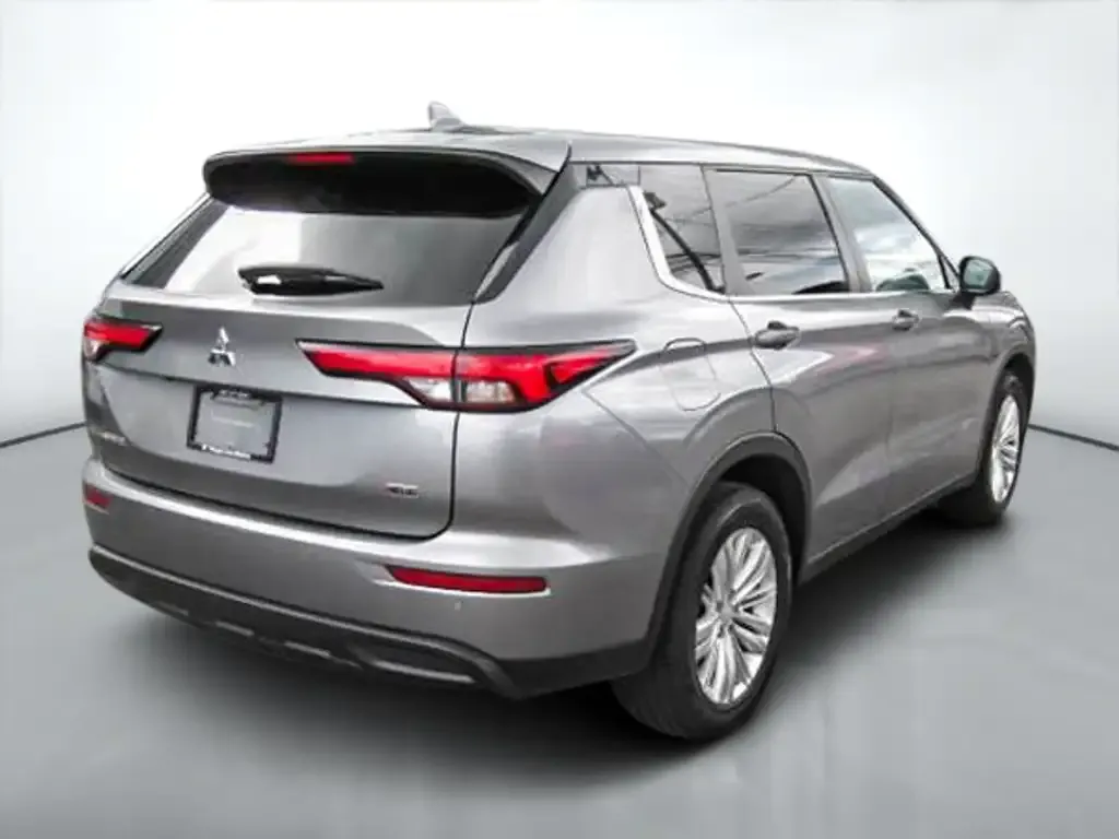 Mitsubishi Outlander 2022 photo 5