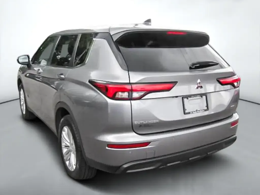 Mitsubishi Outlander 2022 photo 4