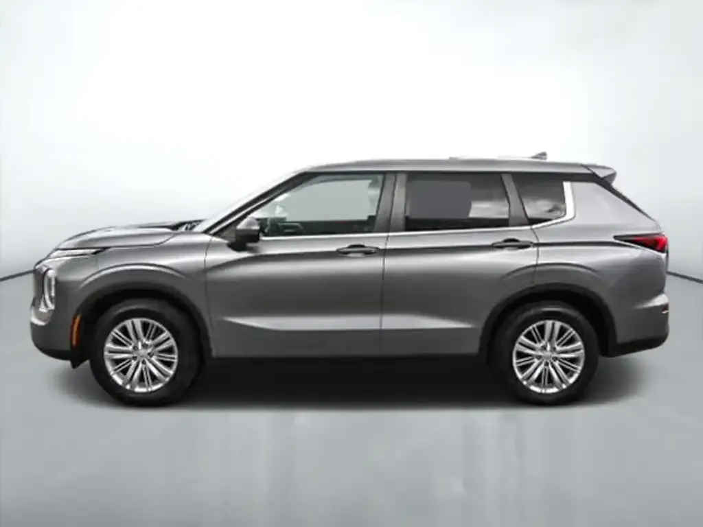 Mitsubishi Outlander 2022 photo 3