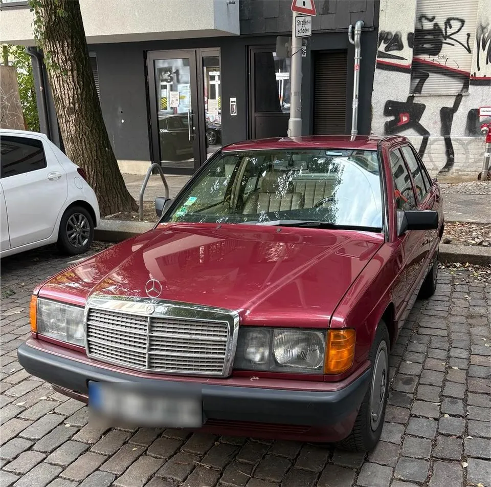 Mercedes-Benz 190 E