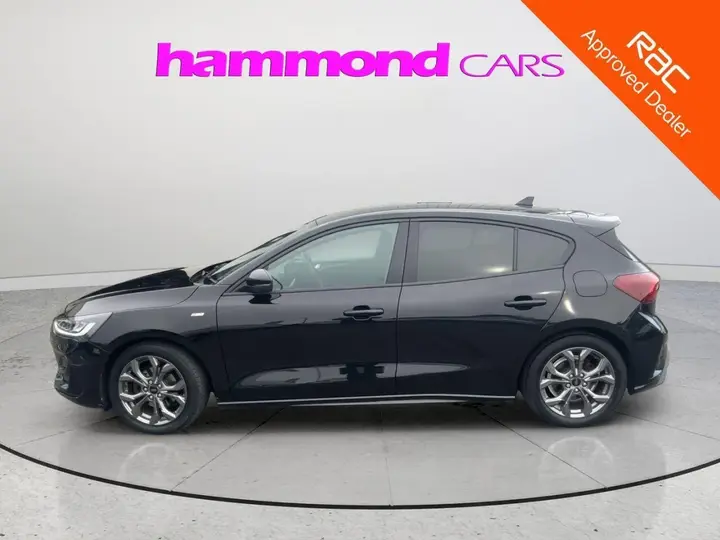 Ford Focus 2023 photo 2