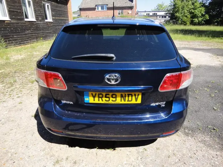 Toyota Avensis 2009 photo 4