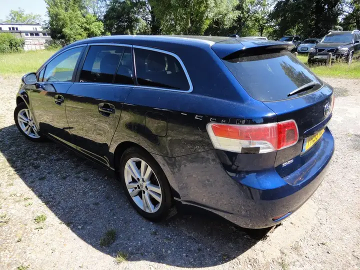 Toyota Avensis 2009 photo 3
