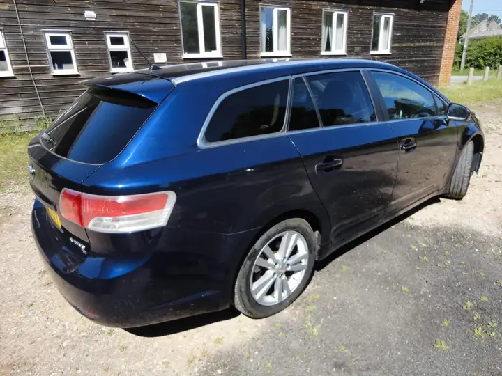 Toyota Avensis 2009 photo 5