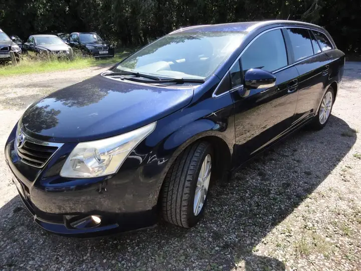 Toyota Avensis 2009 photo 2