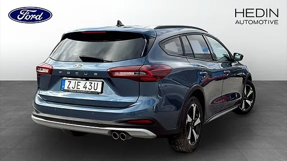 Ford Focus 2024 photo 2