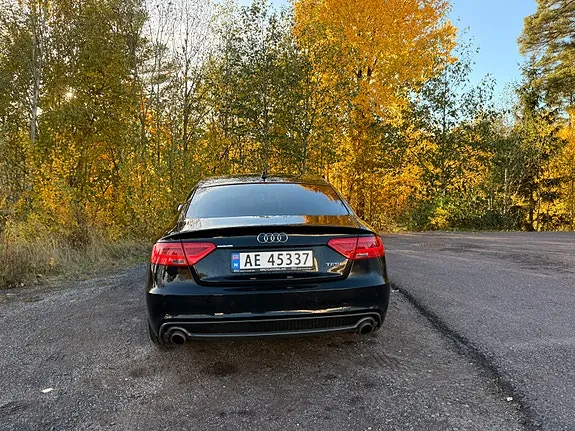 Audi A5 2012 photo 4