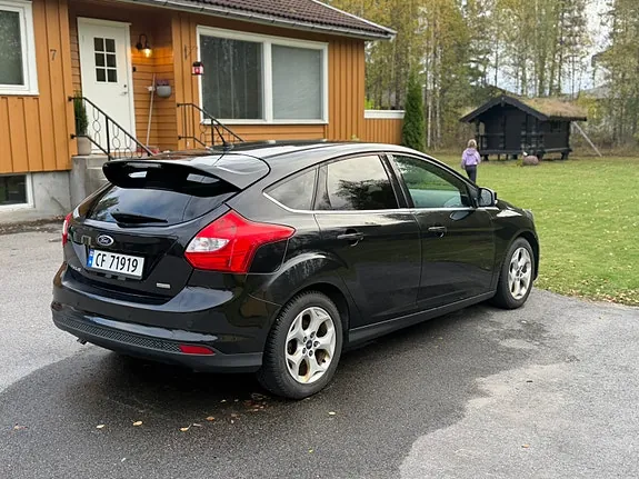 Ford Focus 2013 photo 3