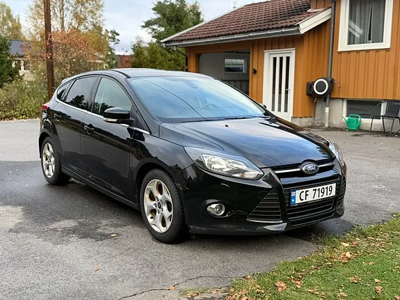 Ford Focus 2013 photo 2