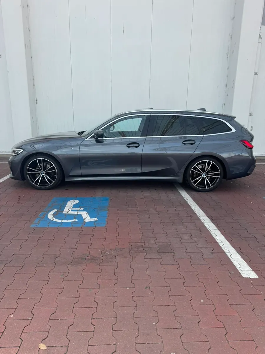 BMW 3 Series 2021 photo 3