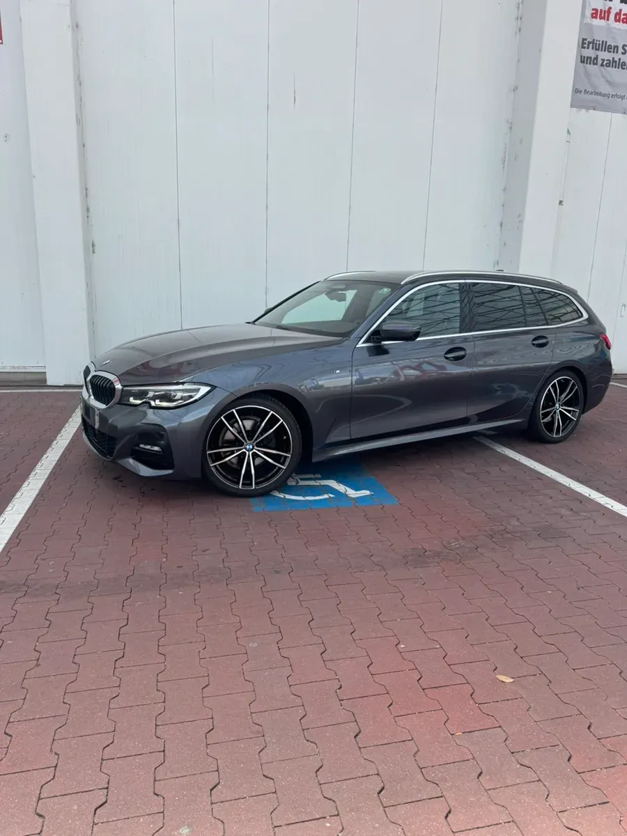 BMW 3 Series 2021 photo 2