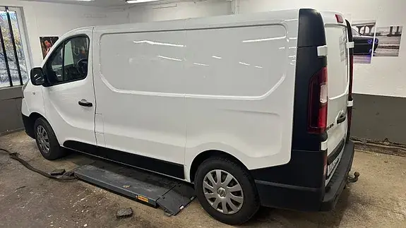 Renault Trafic 2017 photo 2