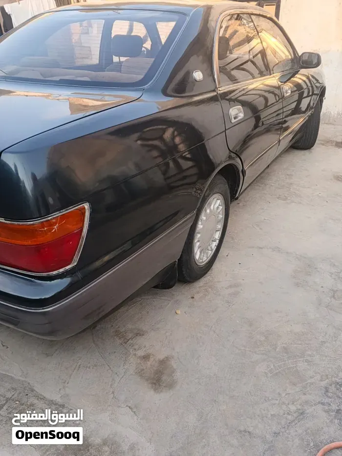 Toyota Crown 1994 photo 2