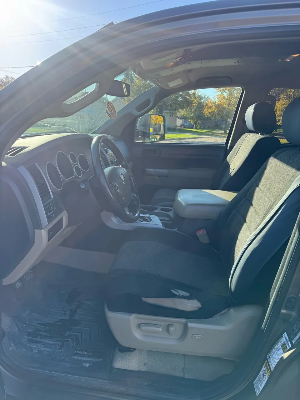 Toyota Tundra 2011 photo 5