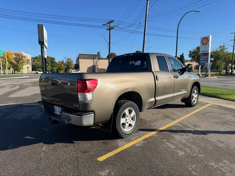 Toyota Tundra 2011 photo 3