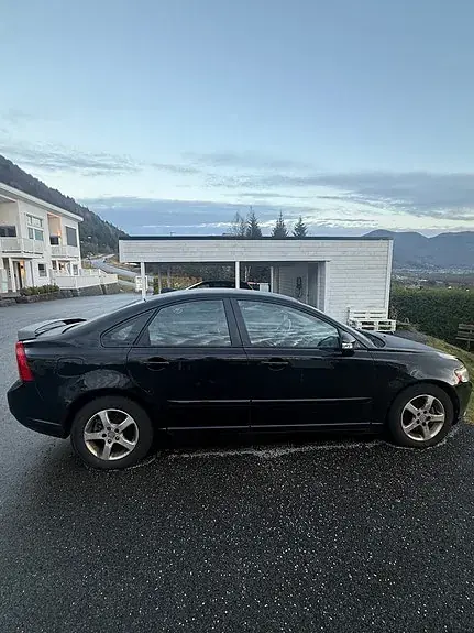 Volvo S40 2010 photo 3