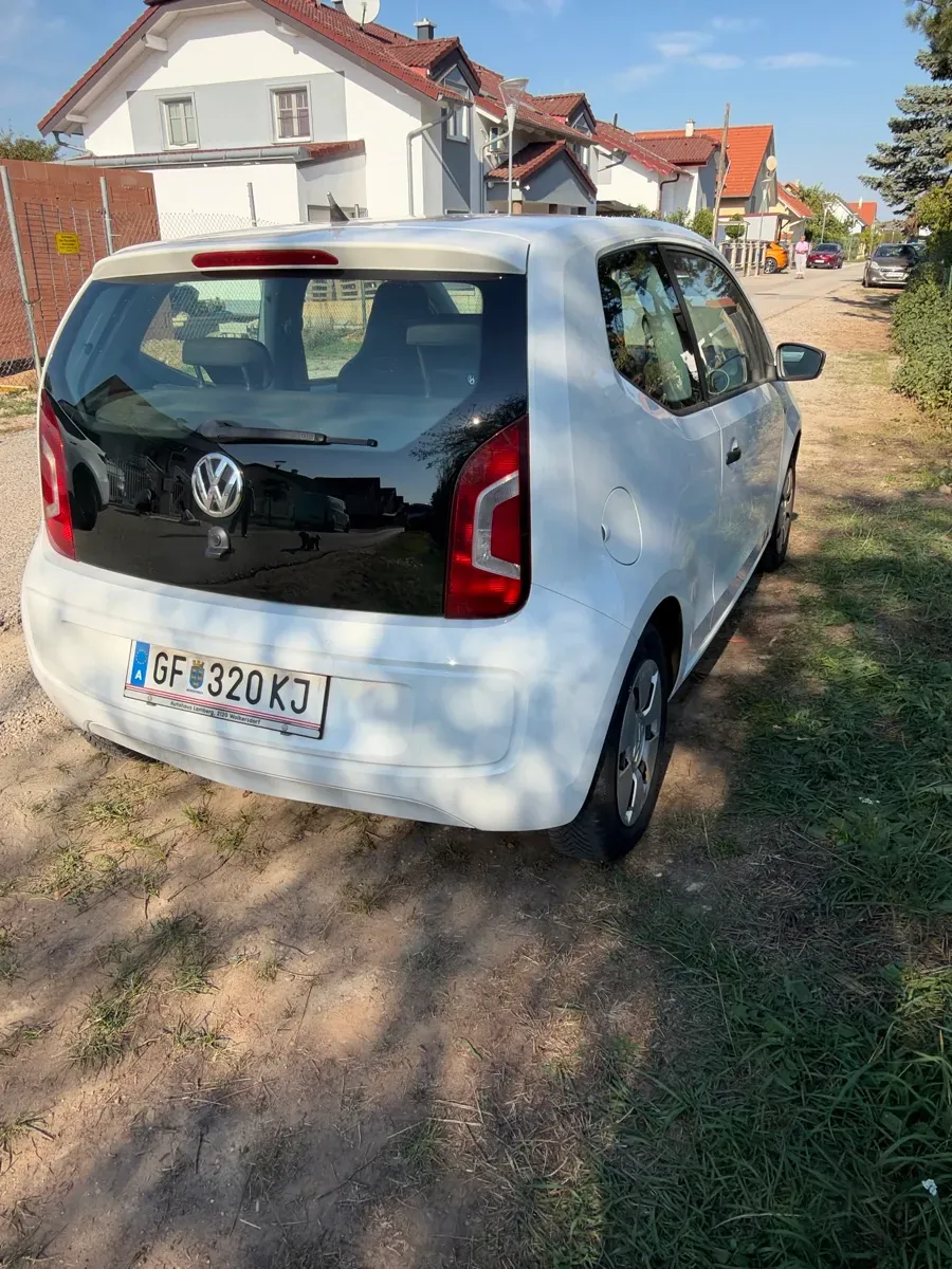 Volkswagen Up 2012 photo 2