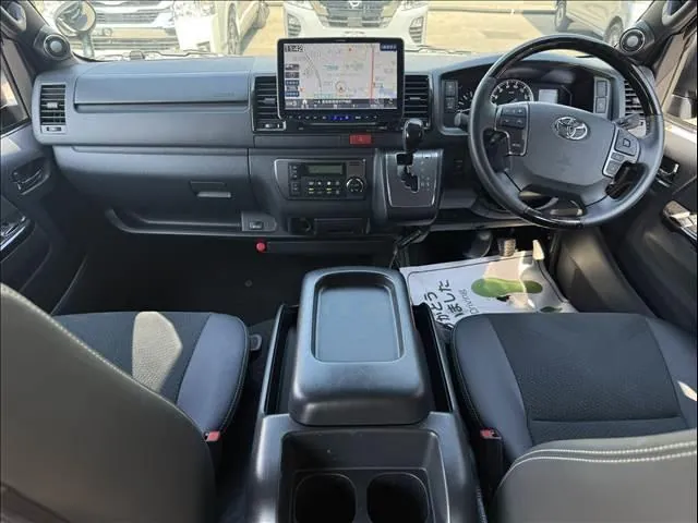 Toyota Hiace 2023 photo 4