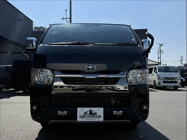Toyota Hiace 2023 photo 2