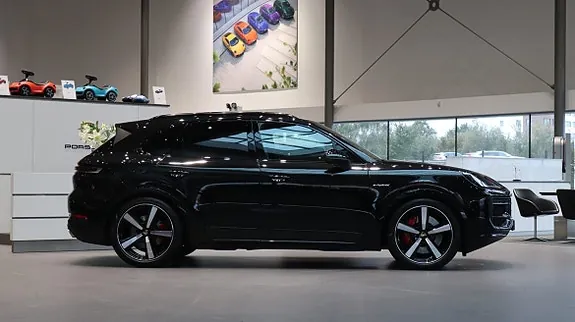 Porsche Cayenne 2024 photo 2
