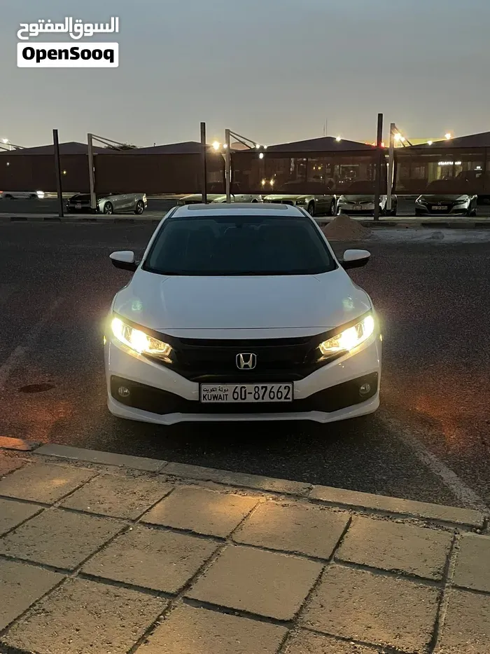 Honda Civic 2021 photo 2