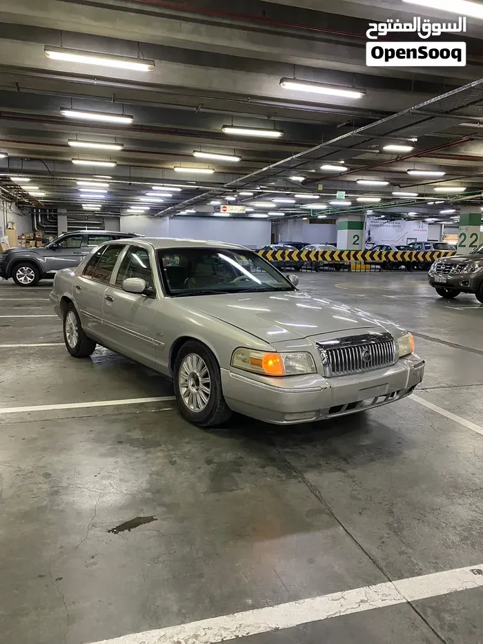 Ford Crown Victoria 2008 photo 5