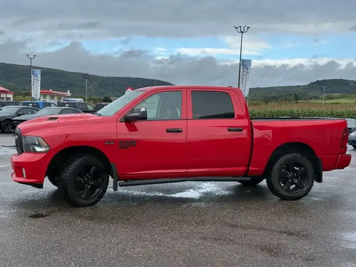 Ram 1500 Classic Crew Cab 2023 photo 4