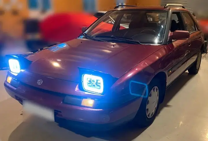 Mazda 323F
