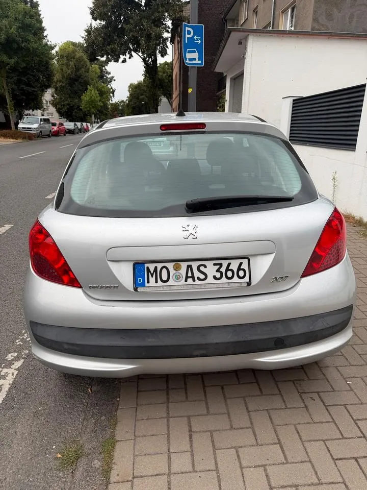 Peugeot 207