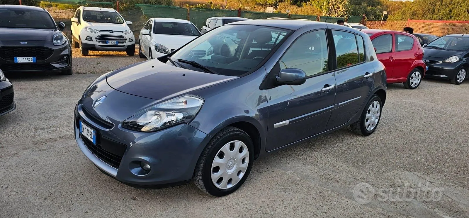 Renault Clio 2009 photo 2