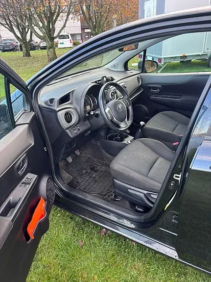 Toyota Yaris 2012 photo 3