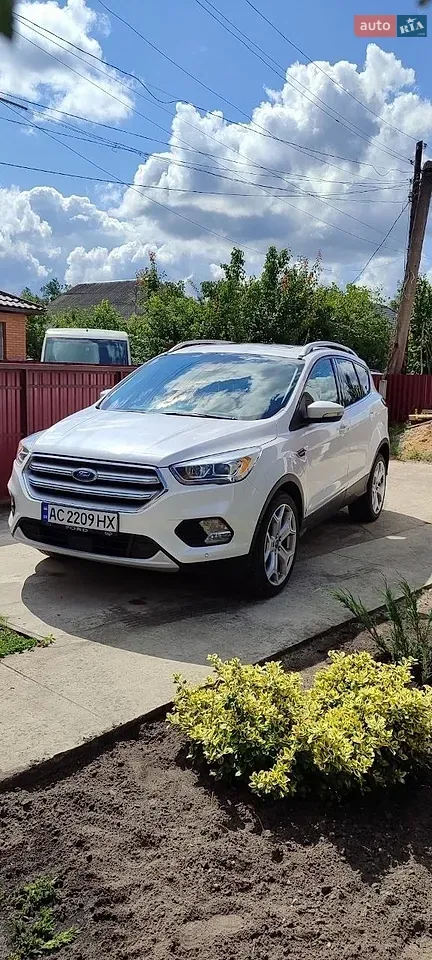 Ford Escape 2019 photo 2