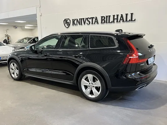 Volvo V60 Cross Country 2020 photo 2