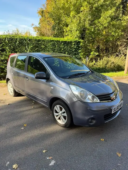 Nissan Note 2010 photo 4