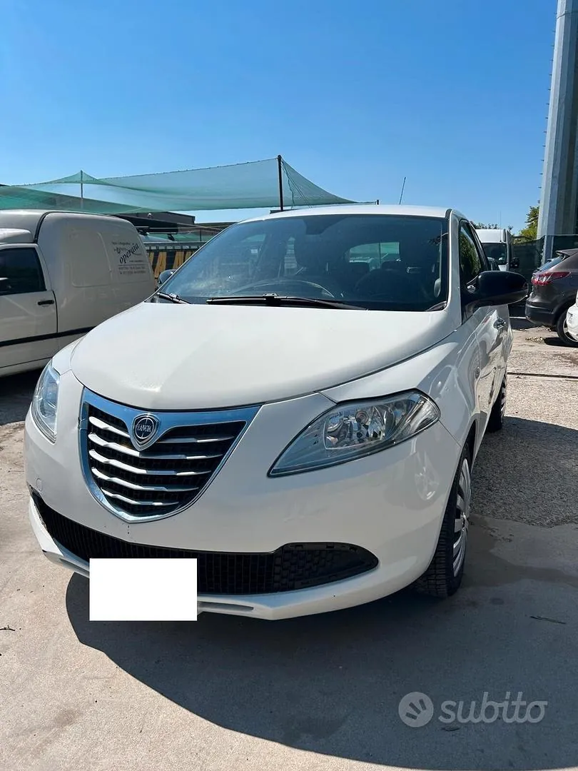 Lancia Ypsilon 2015 photo 4