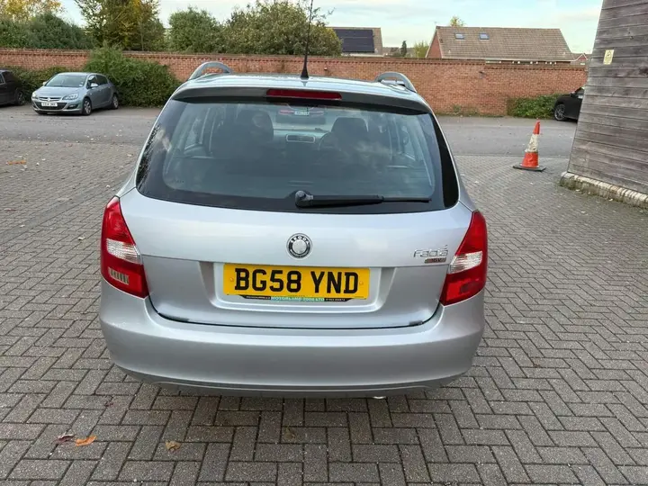 Skoda Fabia 2008 photo 5