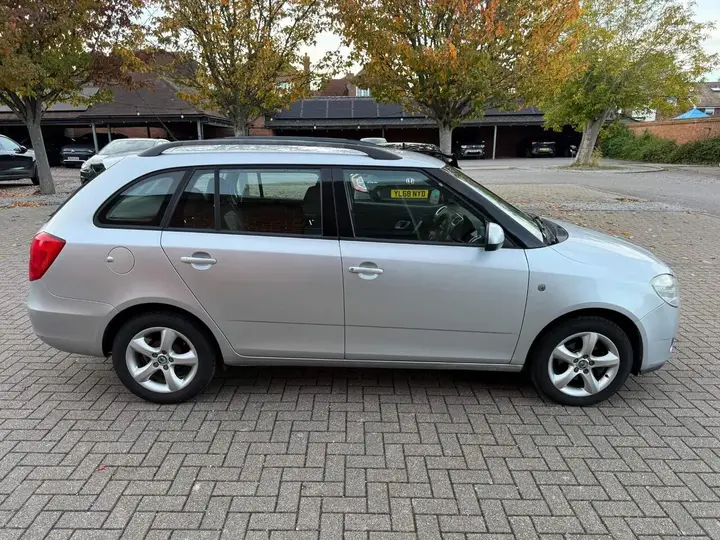 Skoda Fabia 2008 photo 4