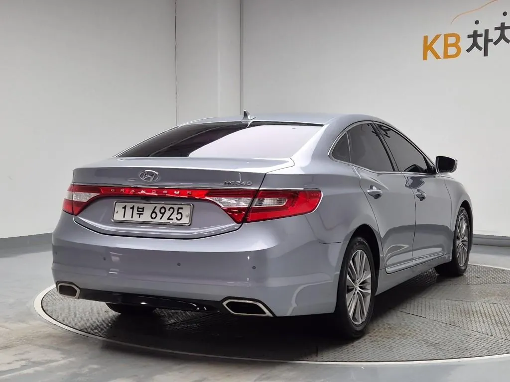 Hyundai Grandeur 2015 photo 3