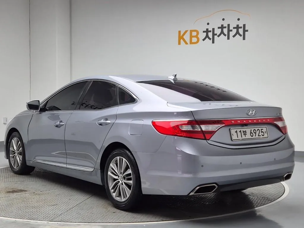 Hyundai Grandeur 2015 photo 2