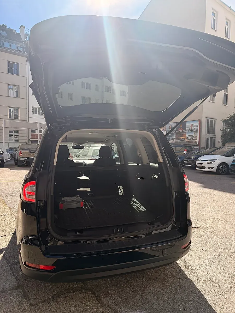 Ford Galaxy 2016 photo 3