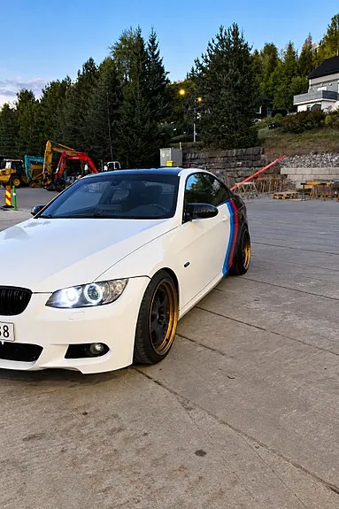BMW 320D 2007 photo 2
