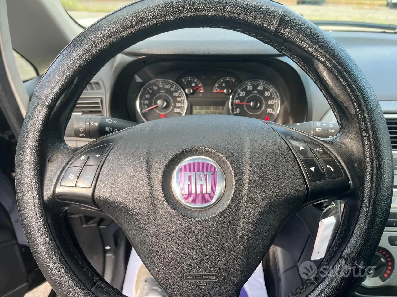 Fiat Grande Punto 2009 photo 5